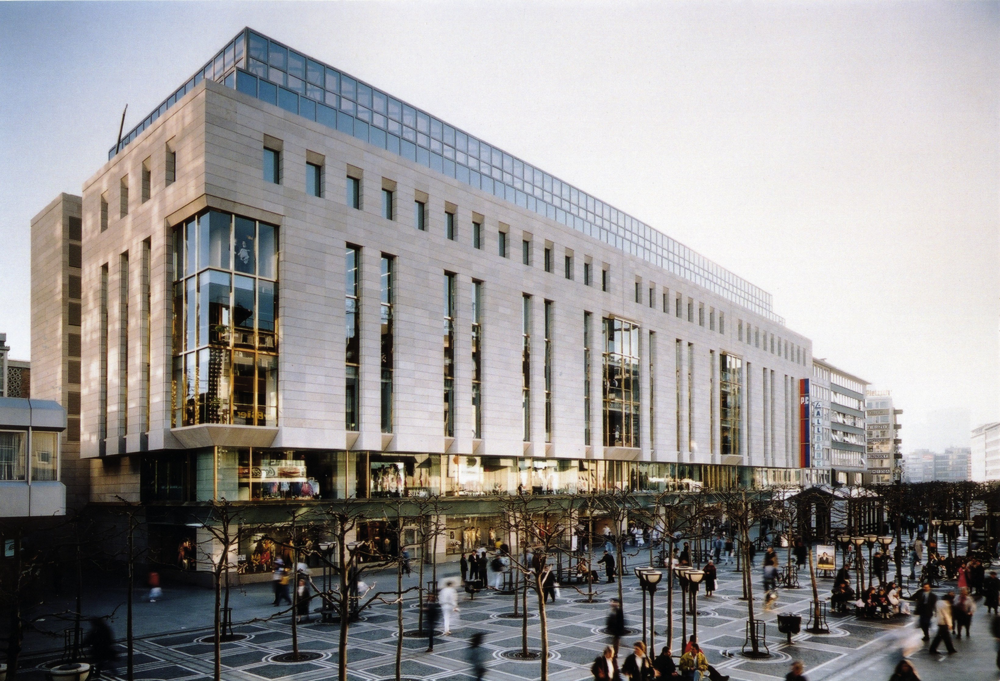 Frankfurt Store | 1980s